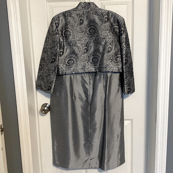 EUC David’s Bridal Mothers Dress - Picture 9 of 9